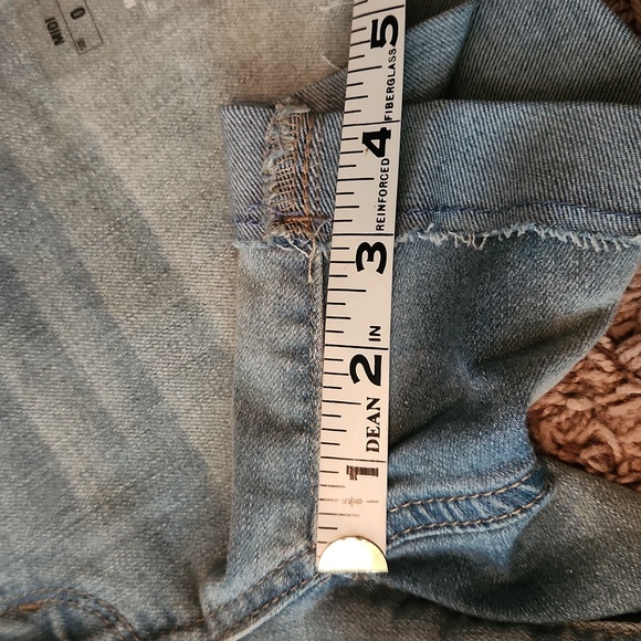 NWT- SO - Blue Midi Jean Shorts w/Distressed Cuff Details - Sz 0 - Picture 5 of 5